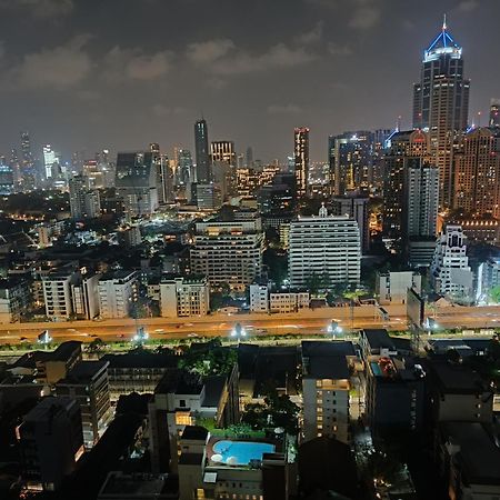 Affordable Serviced Apartments In Nana Omni Tower - Prime Sukhumvit Location Bangkok Esterno foto