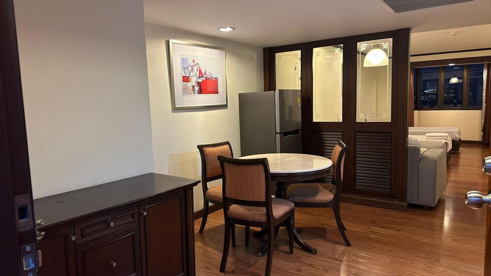 Affordable Serviced Apartments In Nana Omni Tower - Prime Sukhumvit Location Bangkok Esterno foto