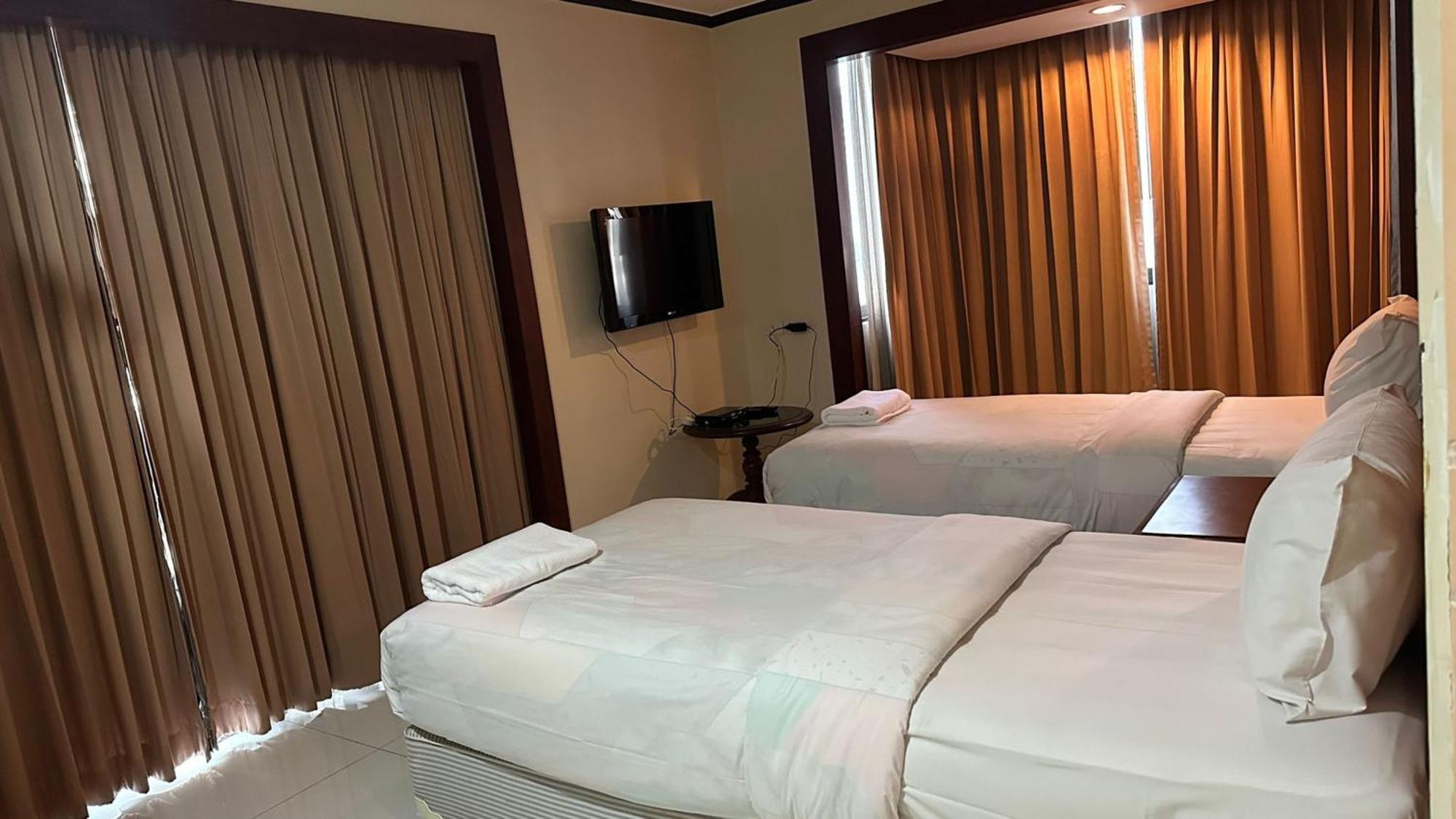 Affordable Serviced Apartments In Nana Omni Tower - Prime Sukhumvit Location Bangkok Esterno foto