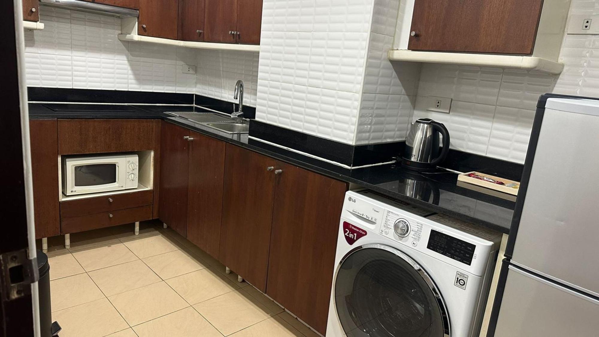 Affordable Serviced Apartments In Nana Omni Tower - Prime Sukhumvit Location Bangkok Esterno foto