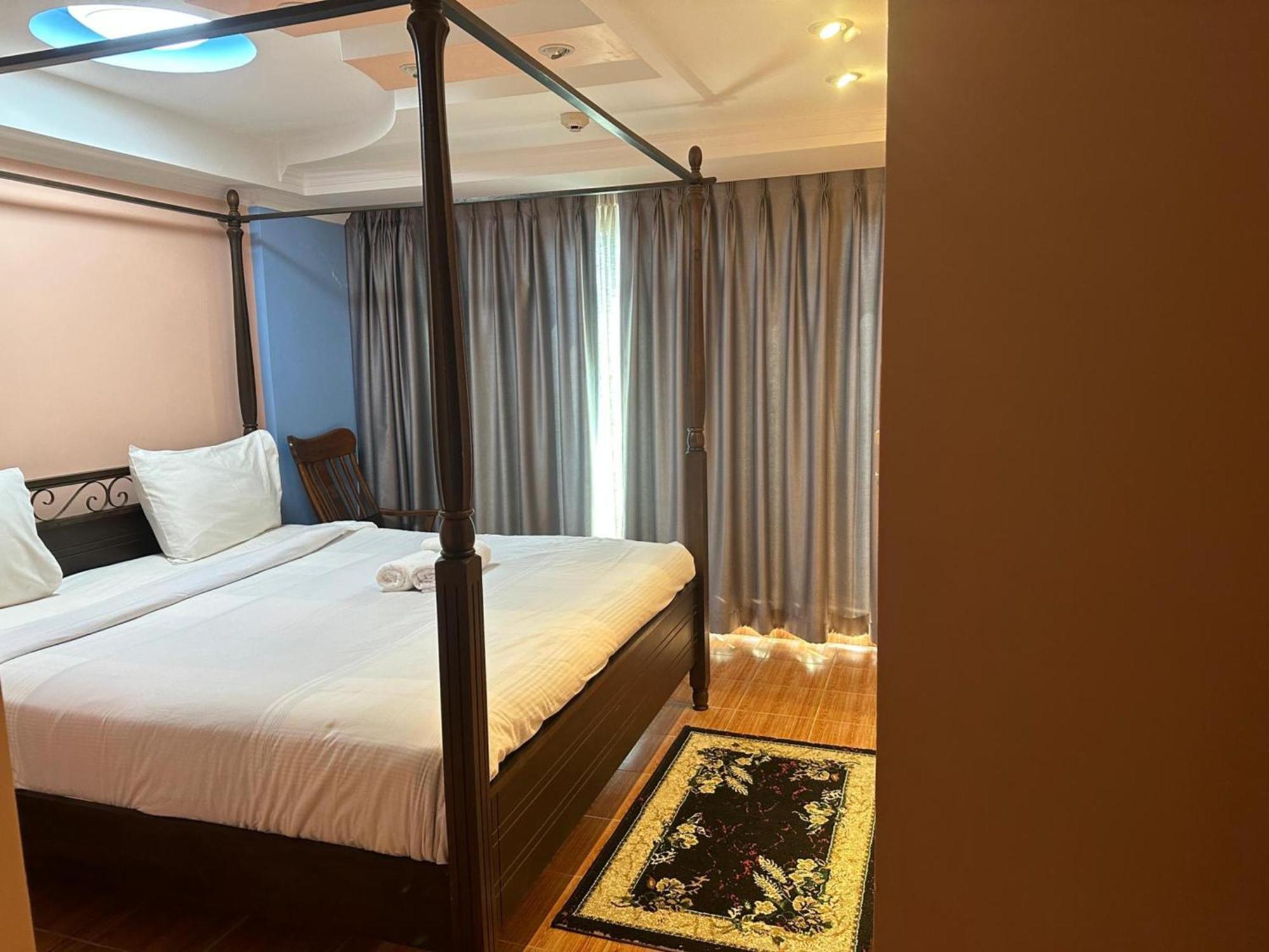 Affordable Serviced Apartments In Nana Omni Tower - Prime Sukhumvit Location Bangkok Esterno foto