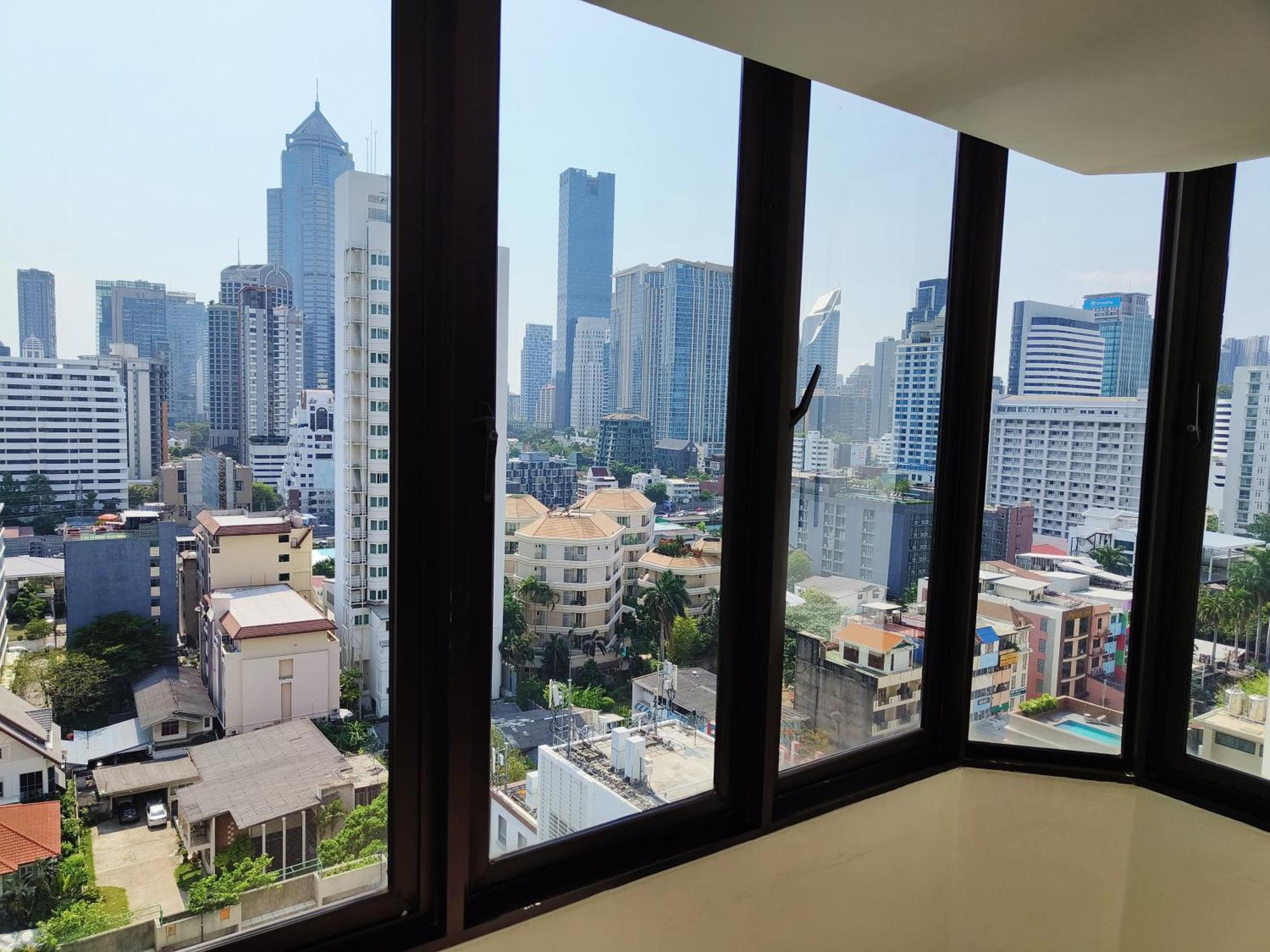 Affordable Serviced Apartments In Nana Omni Tower - Prime Sukhumvit Location Bangkok Esterno foto