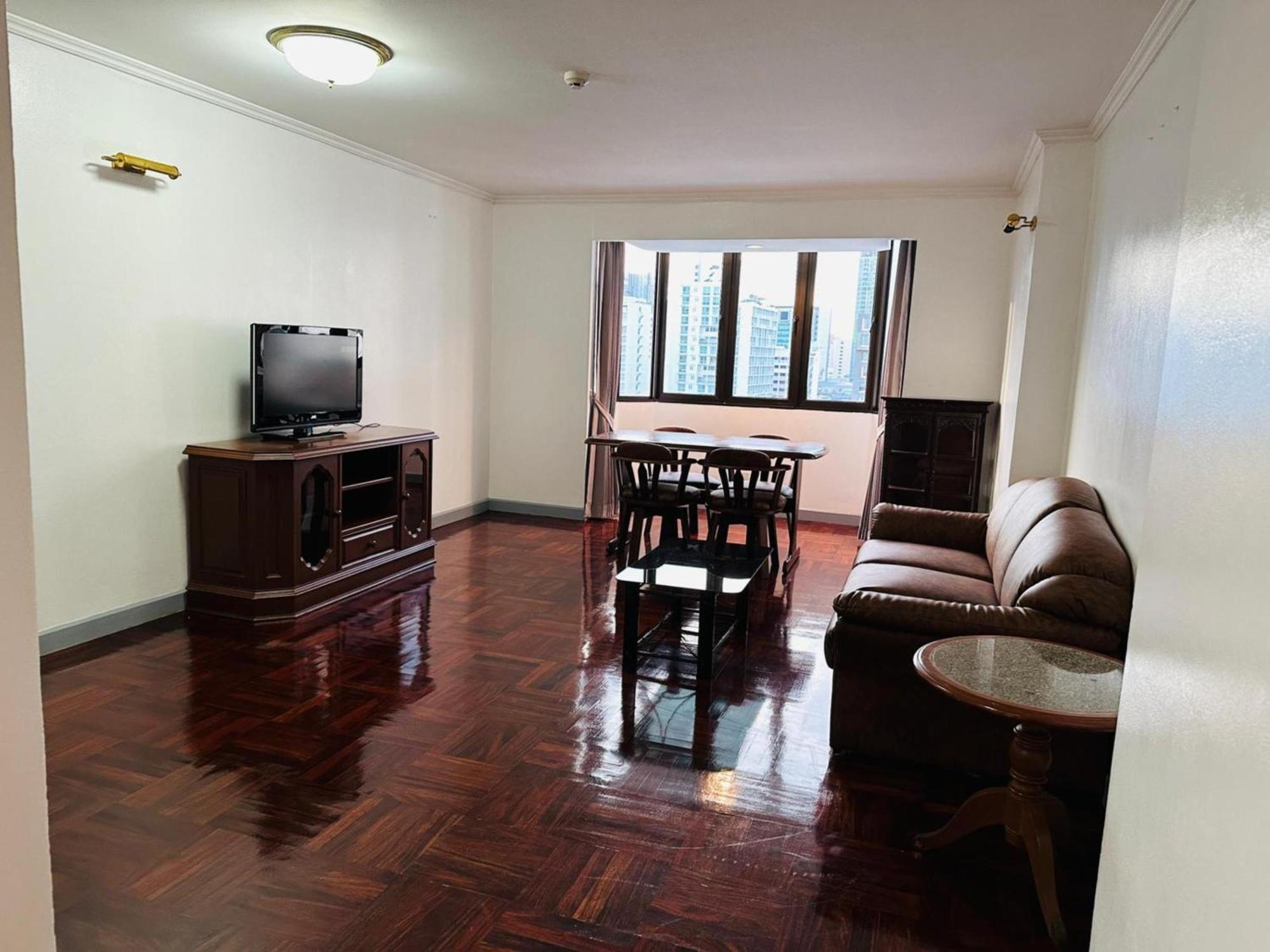 Affordable Serviced Apartments In Nana Omni Tower - Prime Sukhumvit Location Bangkok Esterno foto
