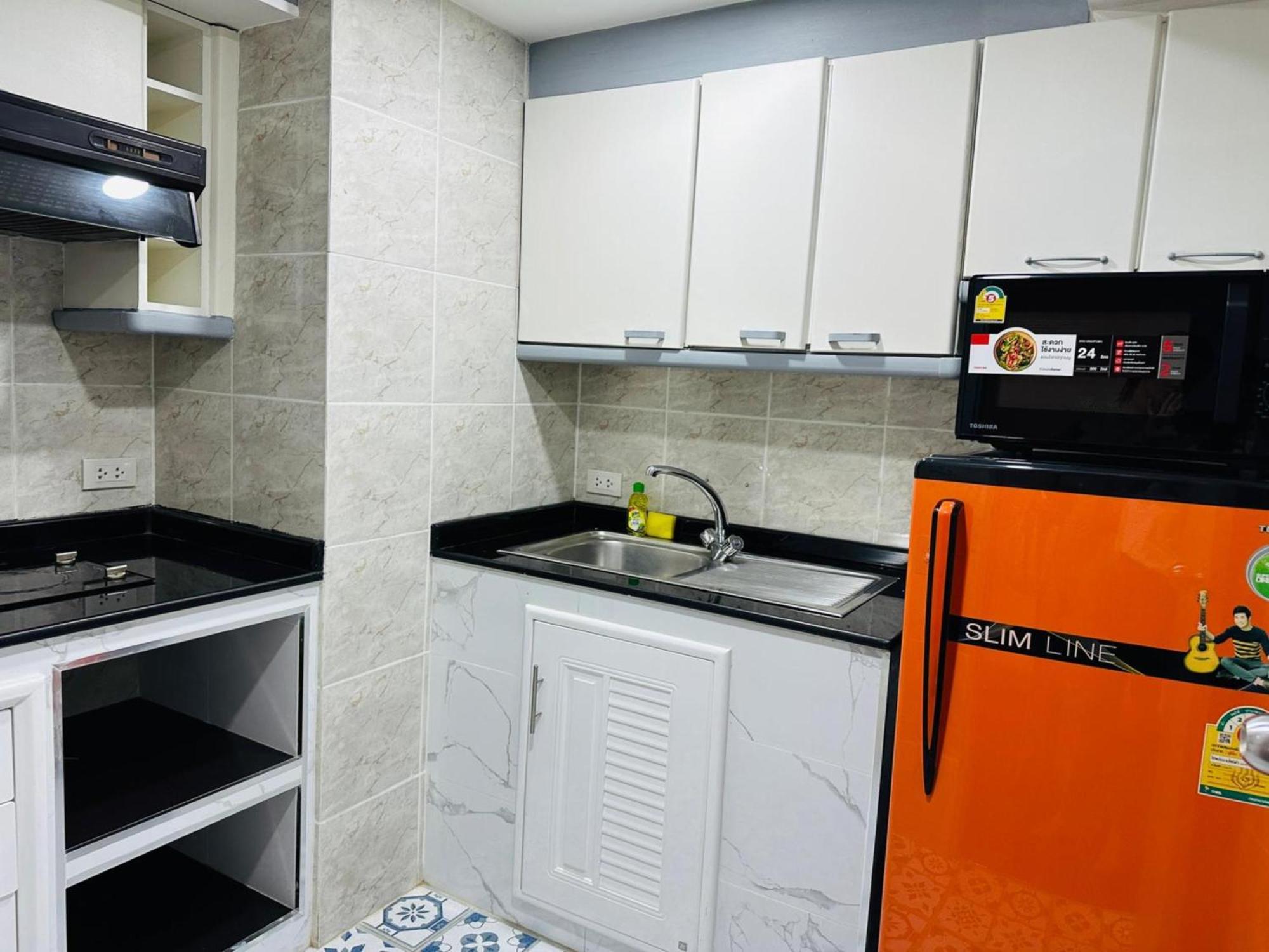 Affordable Serviced Apartments In Nana Omni Tower - Prime Sukhumvit Location Bangkok Esterno foto