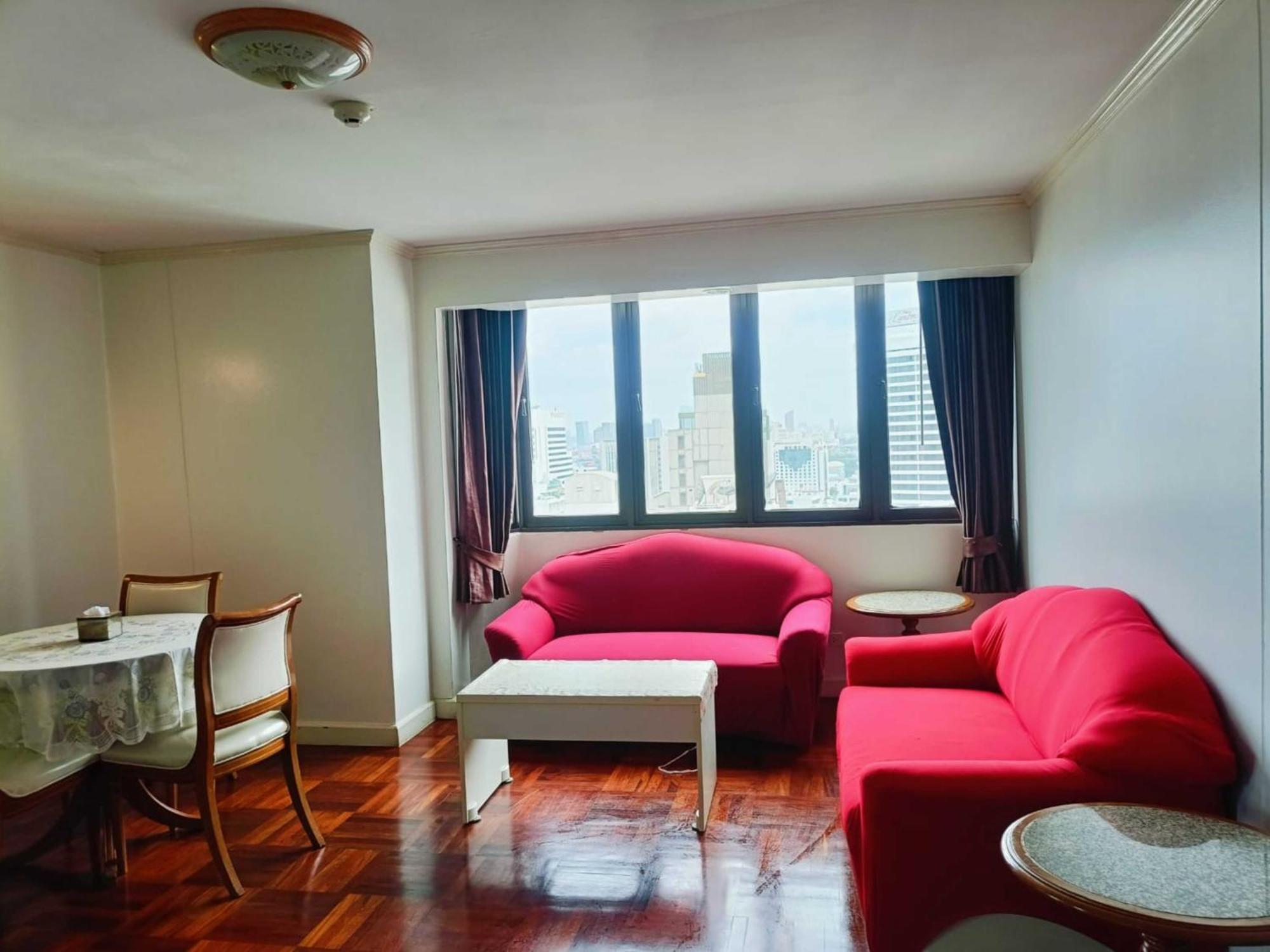 Affordable Serviced Apartments In Nana Omni Tower - Prime Sukhumvit Location Bangkok Esterno foto