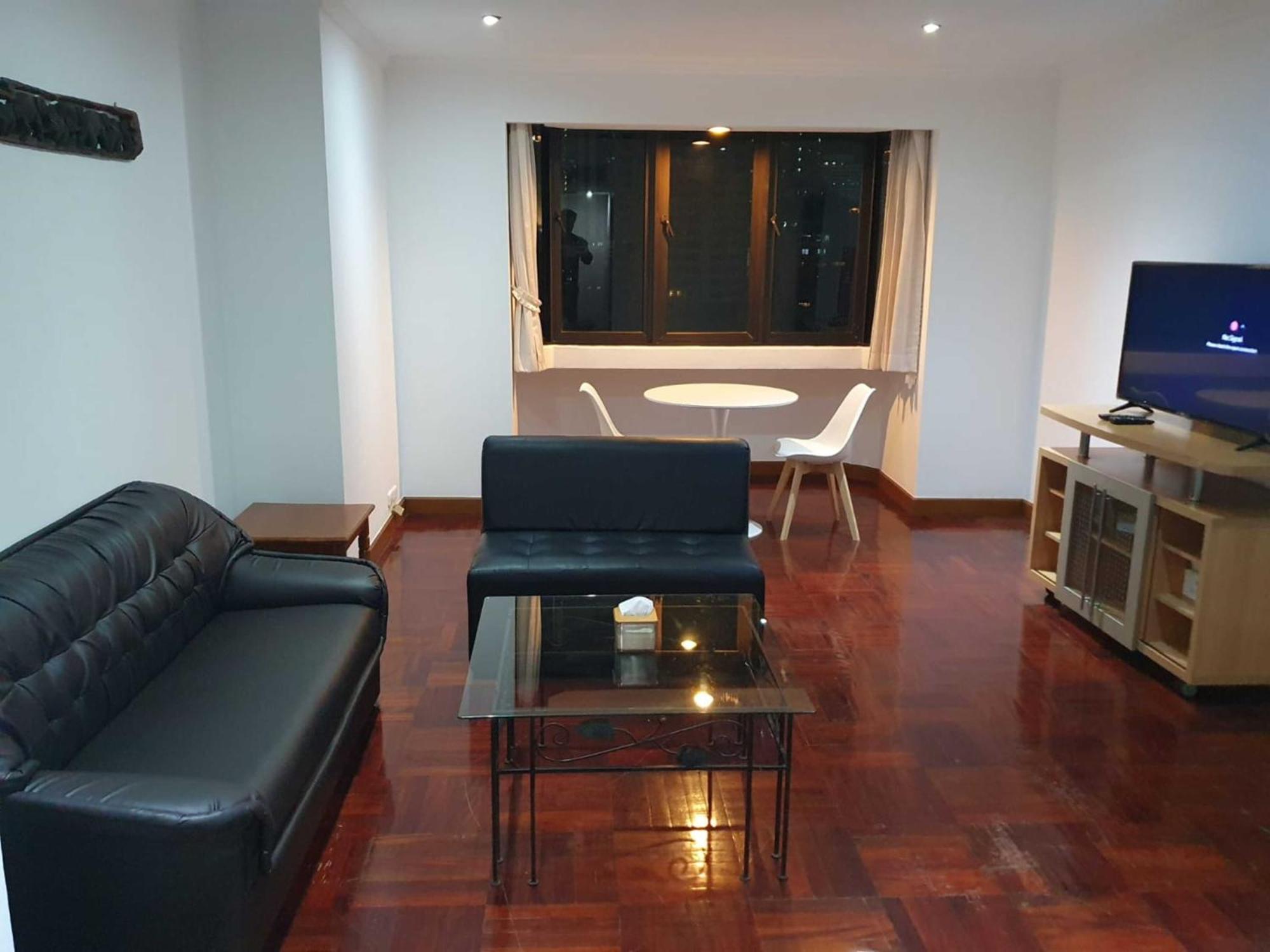Affordable Serviced Apartments In Nana Omni Tower - Prime Sukhumvit Location Bangkok Esterno foto