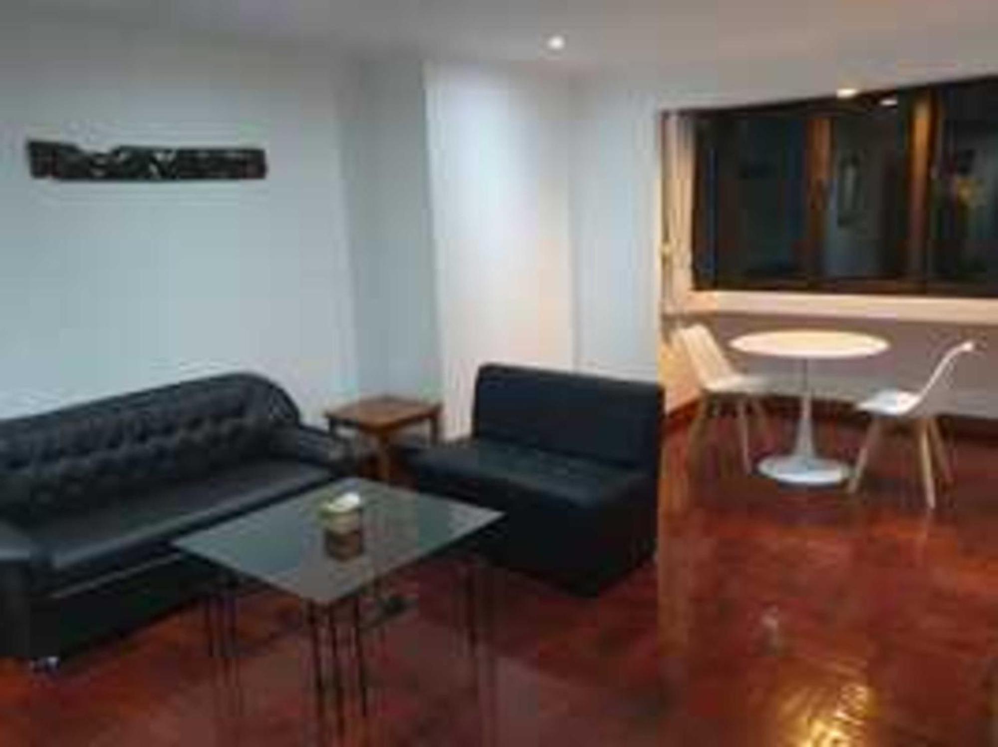 Affordable Serviced Apartments In Nana Omni Tower - Prime Sukhumvit Location Bangkok Esterno foto