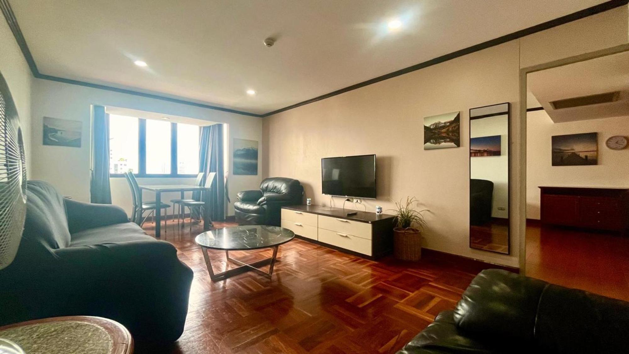 Affordable Serviced Apartments In Nana Omni Tower - Prime Sukhumvit Location Bangkok Esterno foto