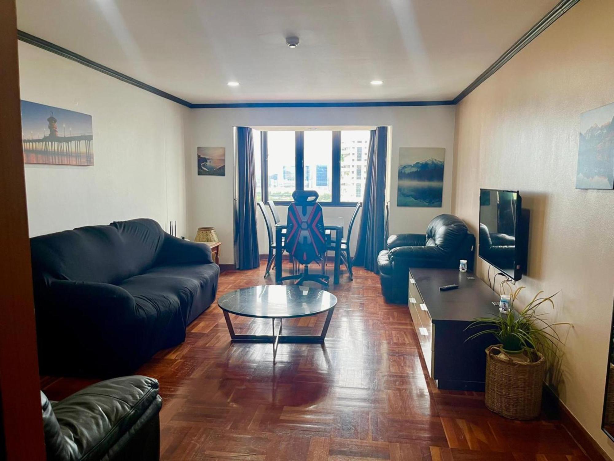 Affordable Serviced Apartments In Nana Omni Tower - Prime Sukhumvit Location Bangkok Esterno foto